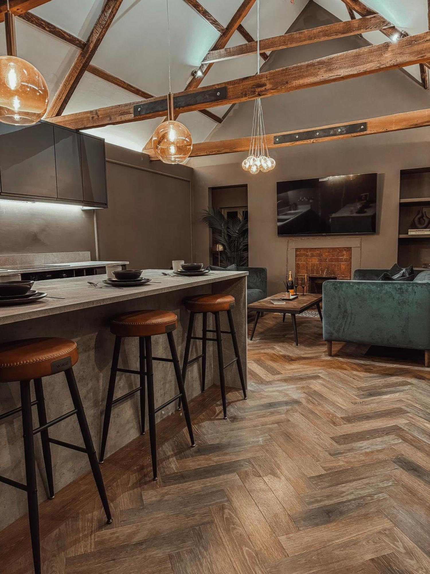 Magistrates Penthouse Suite - Town Centre Apartments With Spa 莫珀斯 外观 照片