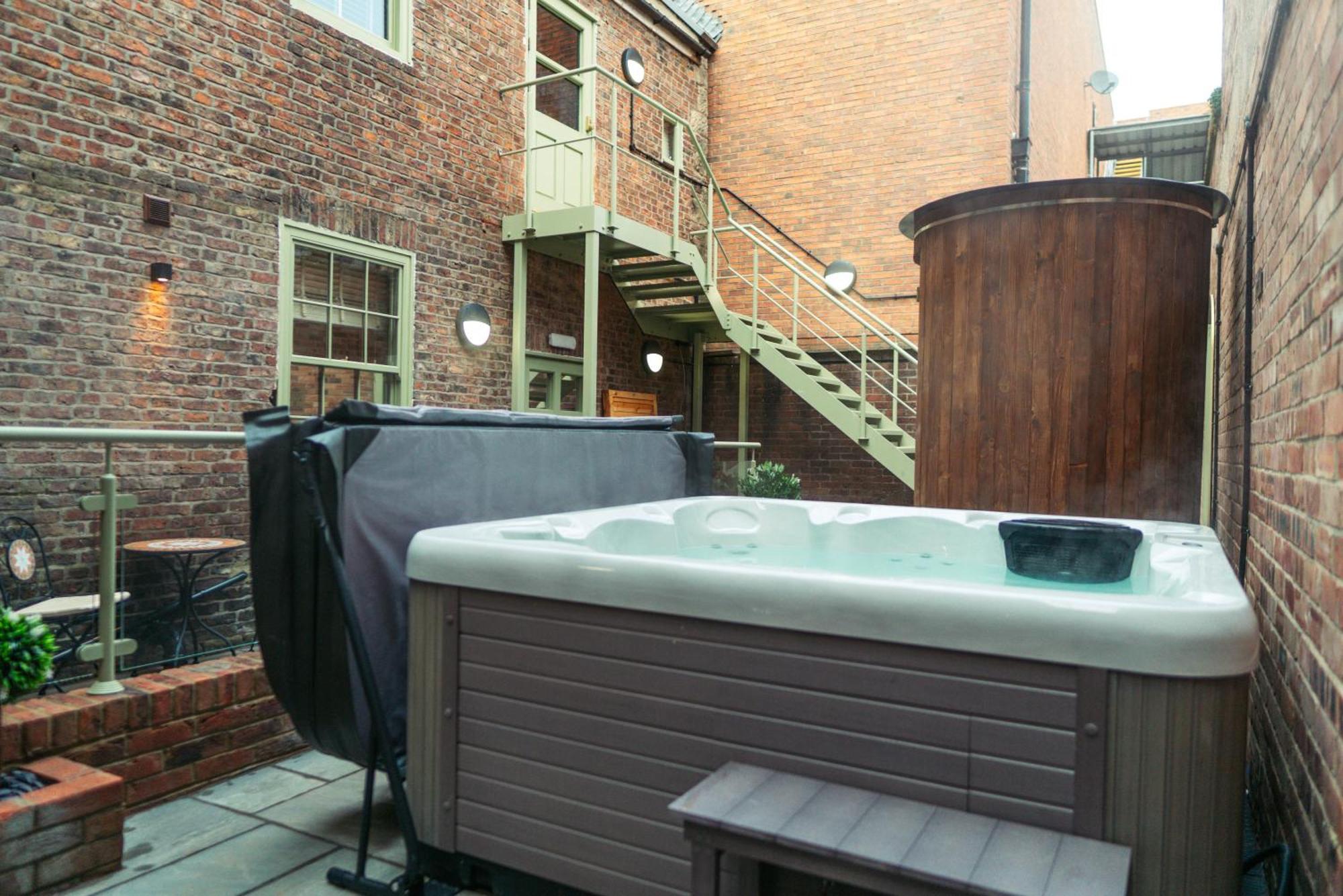 Magistrates Penthouse Suite - Town Centre Apartments With Spa 莫珀斯 外观 照片