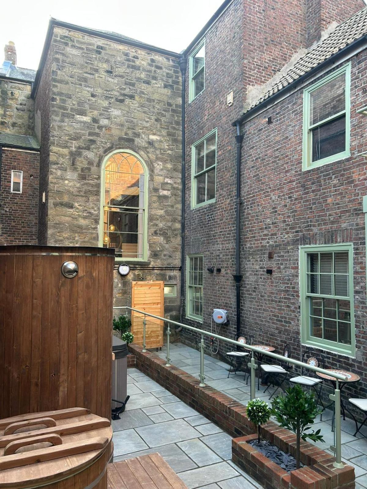 Magistrates Penthouse Suite - Town Centre Apartments With Spa 莫珀斯 外观 照片